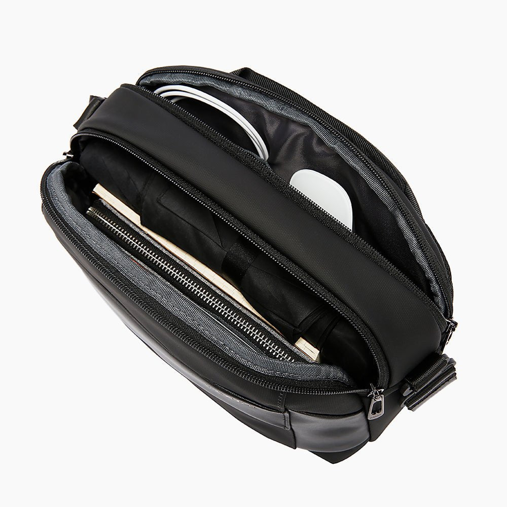 Lightweight and Durable Crossbody Bag with Modern Design – Bange Raven 