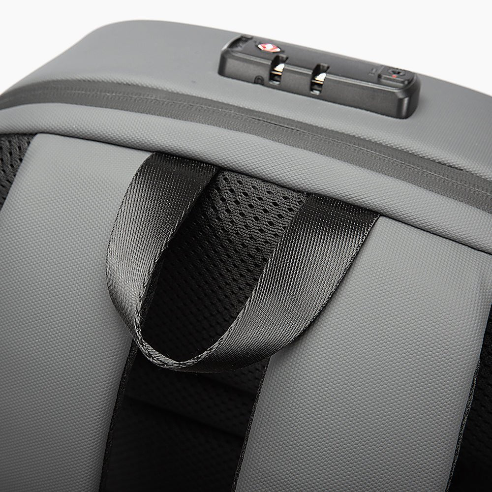 Smart Backpack for 17.3" Laptop with USB Port – Bange Vanguard 