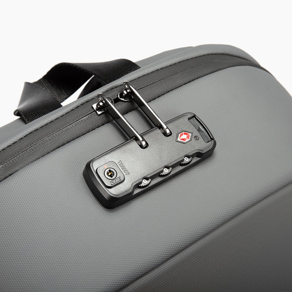 Smart Backpack for 17.3" Laptop with USB Port – Bange Vanguard 