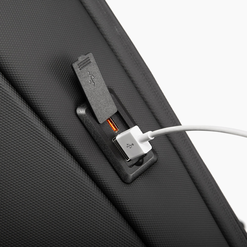 Smart Backpack for 17.3" Laptop with USB Port – Bange Vanguard 