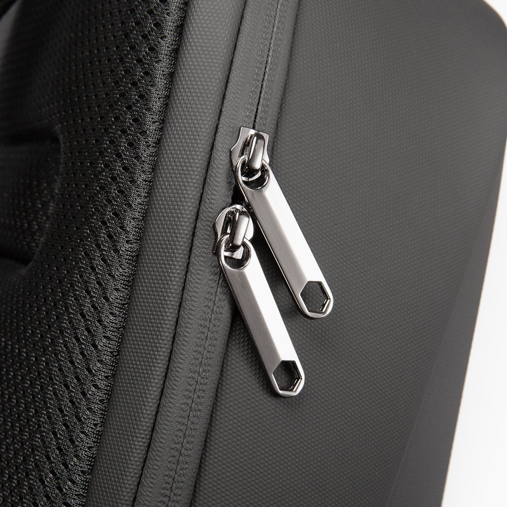 Smart Backpack for 17.3" Laptop with USB Port – Bange Vanguard 