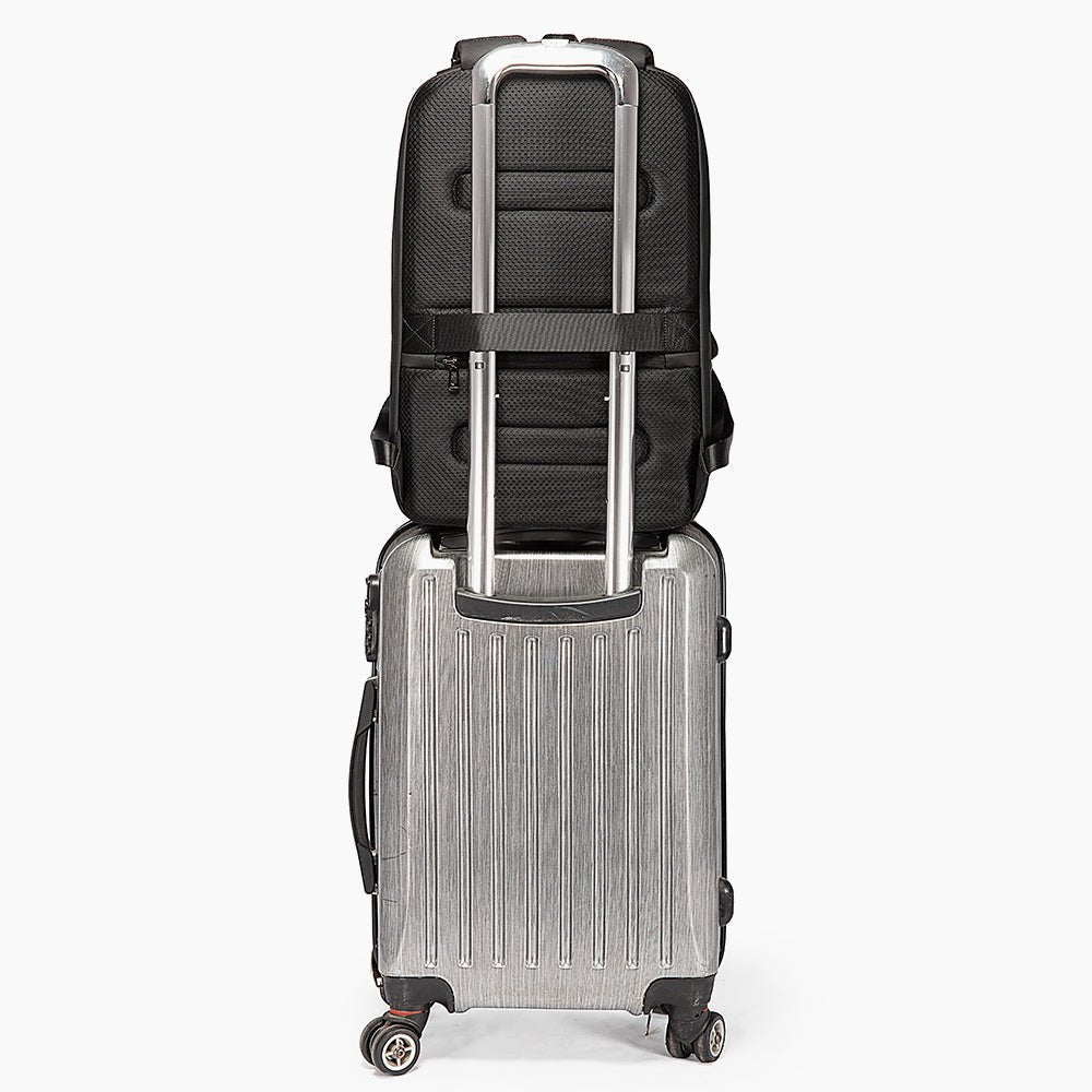 Smart Backpack for 17.3" Laptop with USB Port – Bange Vanguard 