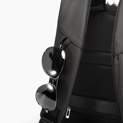 Smart Backpack for 17.3" Laptop with USB Port – Bange Vanguard 