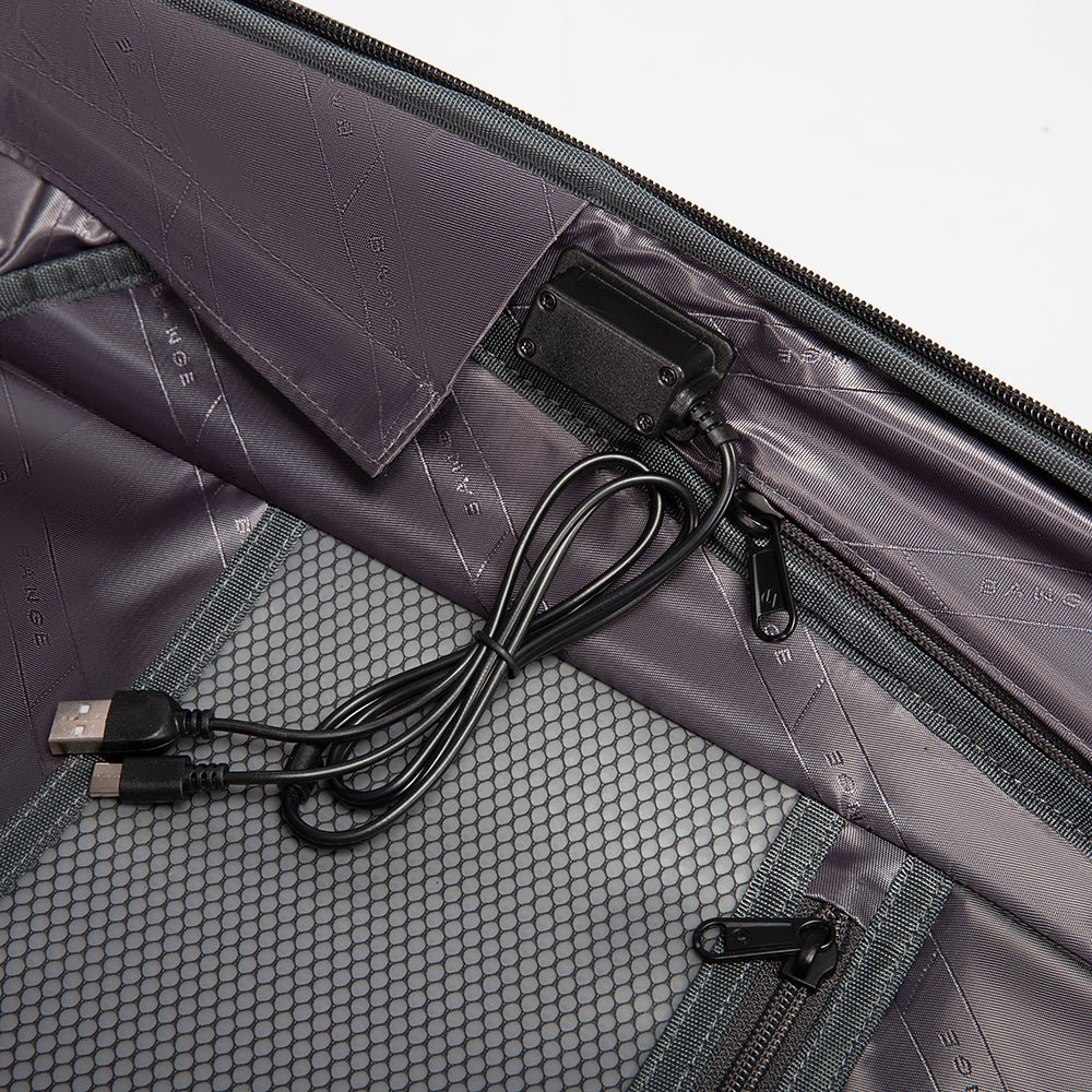 Smart Backpack for 17.3" Laptop with USB Port – Bange Vanguard 