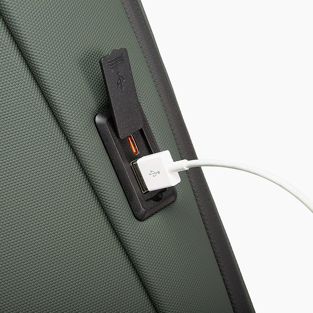 Smart Backpack for 17.3" Laptop with USB Port – Bange Vanguard 