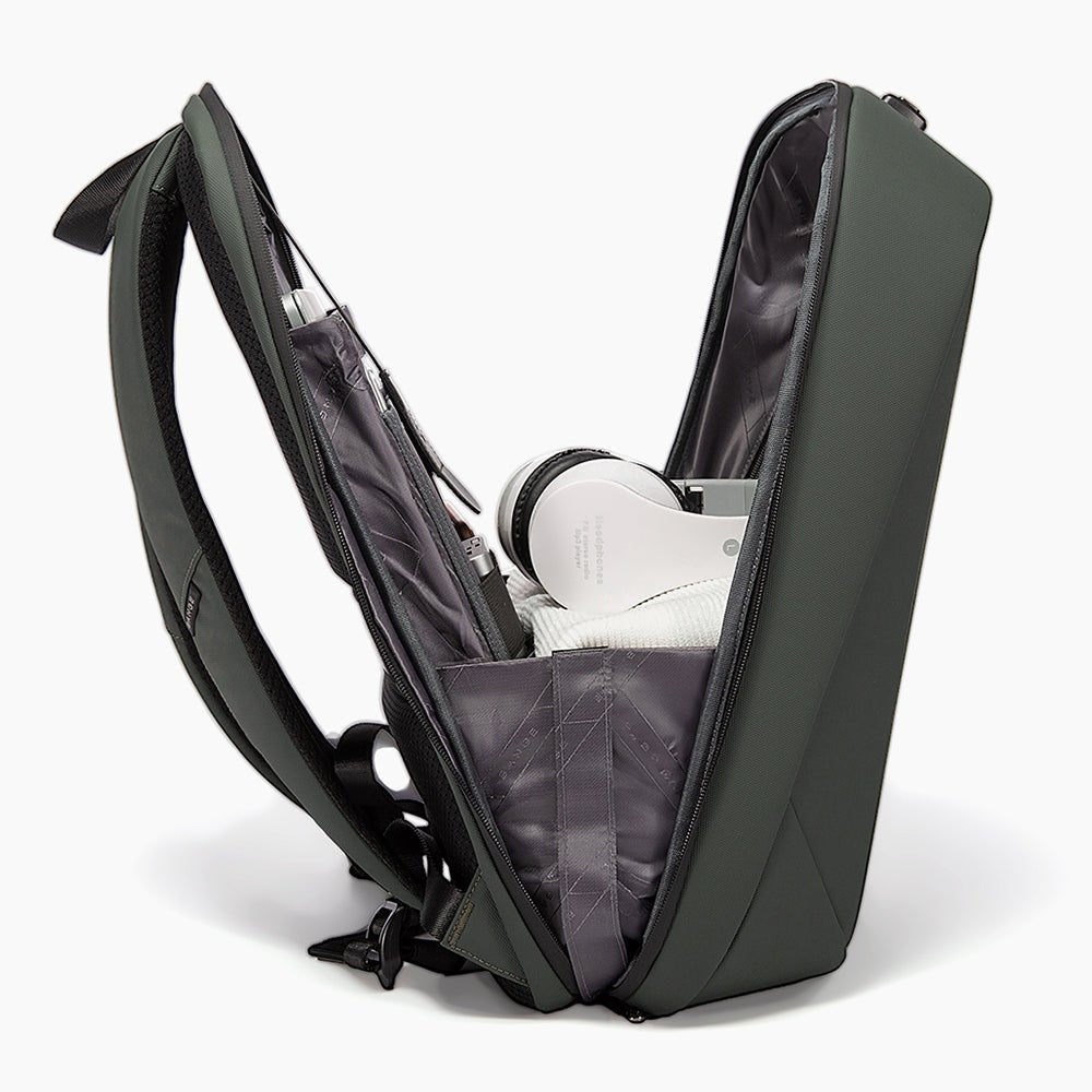 Smart Backpack for 17.3" Laptop with USB Port – Bange Vanguard 
