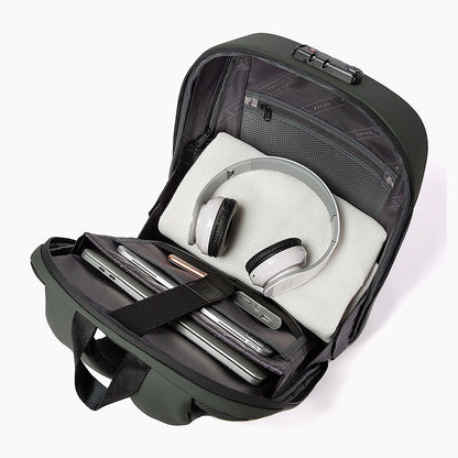 Smart Backpack for 17.3" Laptop with USB Port – Bange Vanguard 